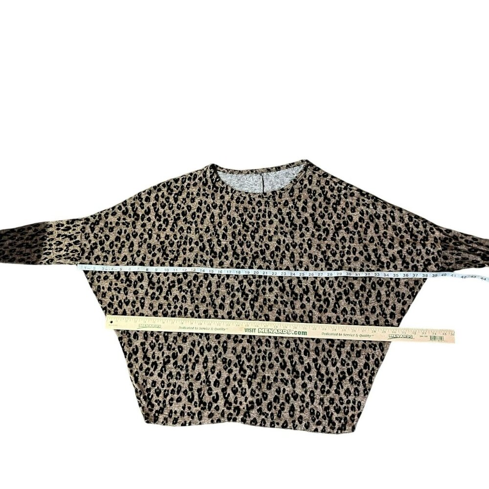 Maurices 24/7 Womens XL Animal Print Batwing Blouse Brown Black Used - Picture 9 of 16